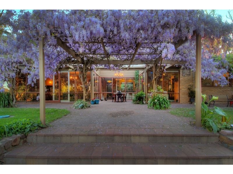 102 Mount Morton Road, Belgrave Heights VIC 3160