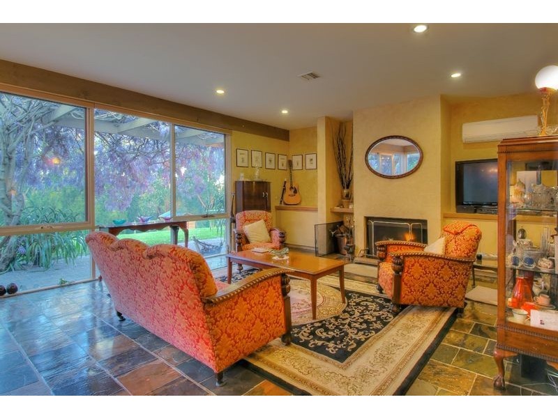 102 Mount Morton Road, Belgrave Heights VIC 3160