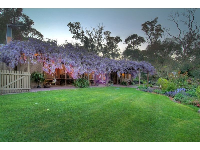 102 Mount Morton Road, Belgrave Heights VIC 3160
