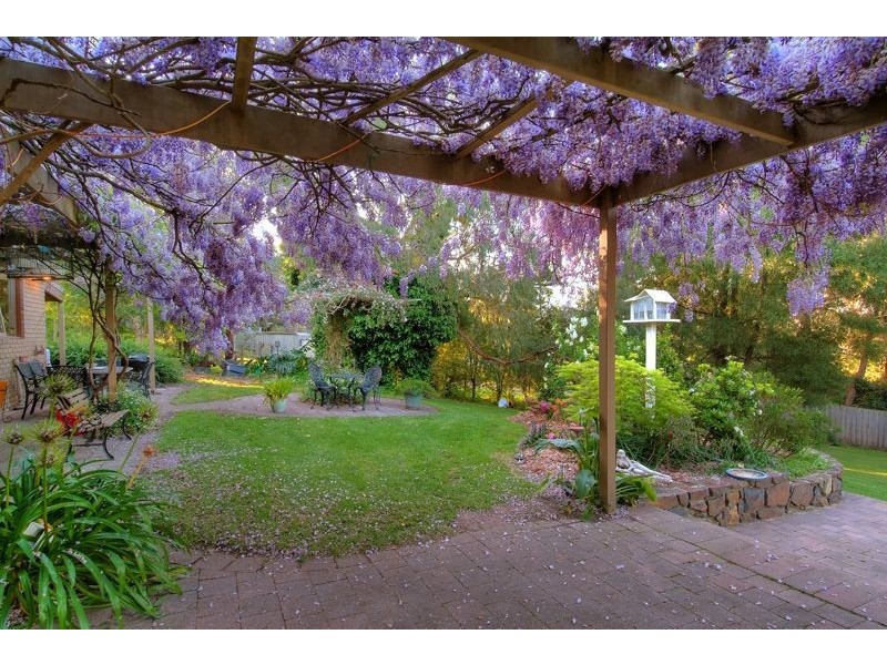 102 Mount Morton Road, Belgrave Heights VIC 3160