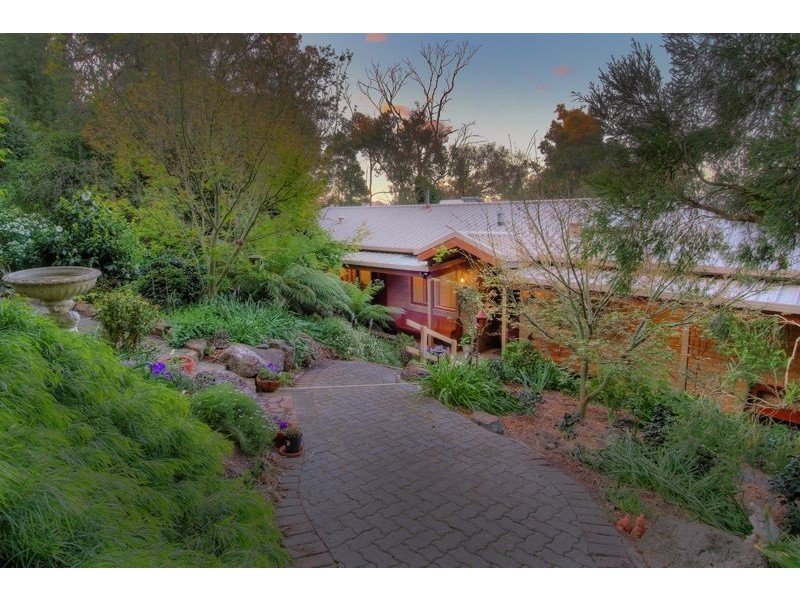 102 Mount Morton Road, Belgrave Heights VIC 3160