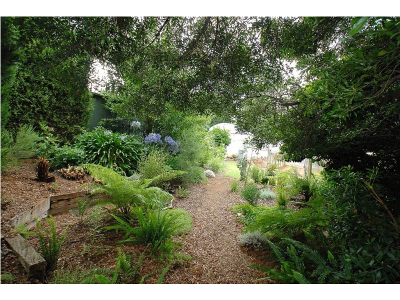 17-19 Vika Ave, Monbulk VIC 3793