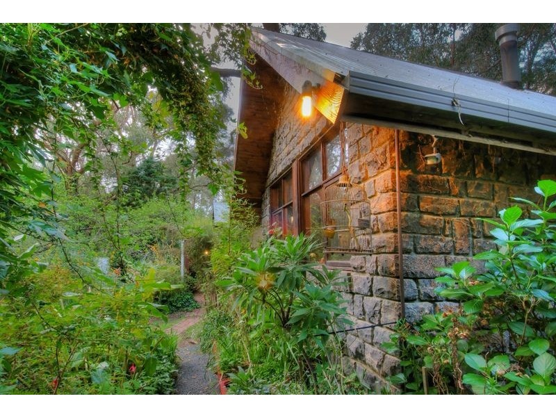 10 Stewart Rd, Emerald VIC 3782