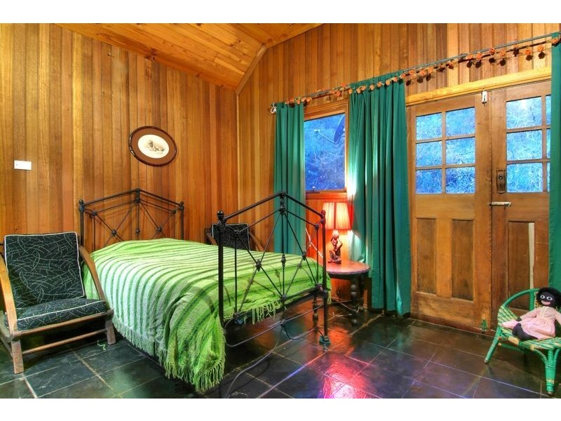 10 Stewart Rd, Emerald VIC 3782