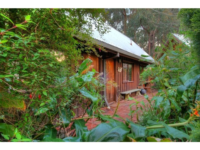 10 Stewart Rd, Emerald VIC 3782