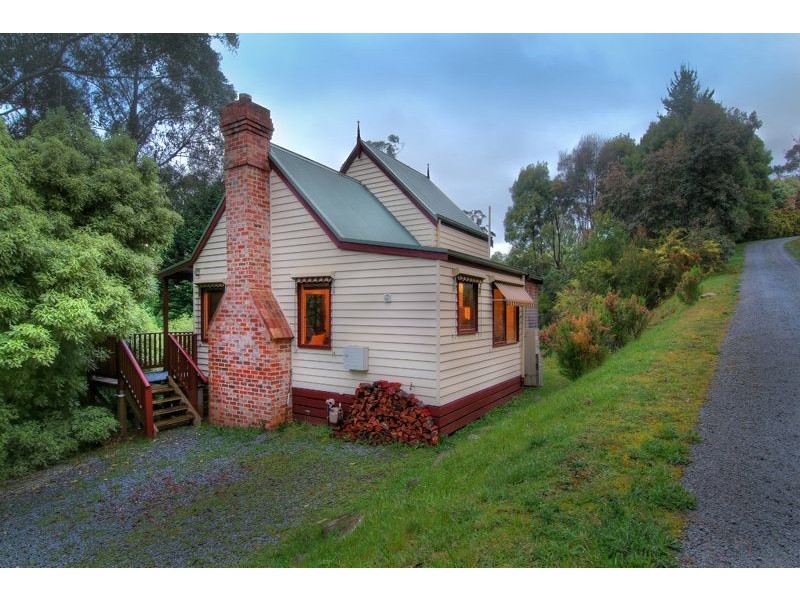 12 Eileen Avenue, Kalorama VIC 3766