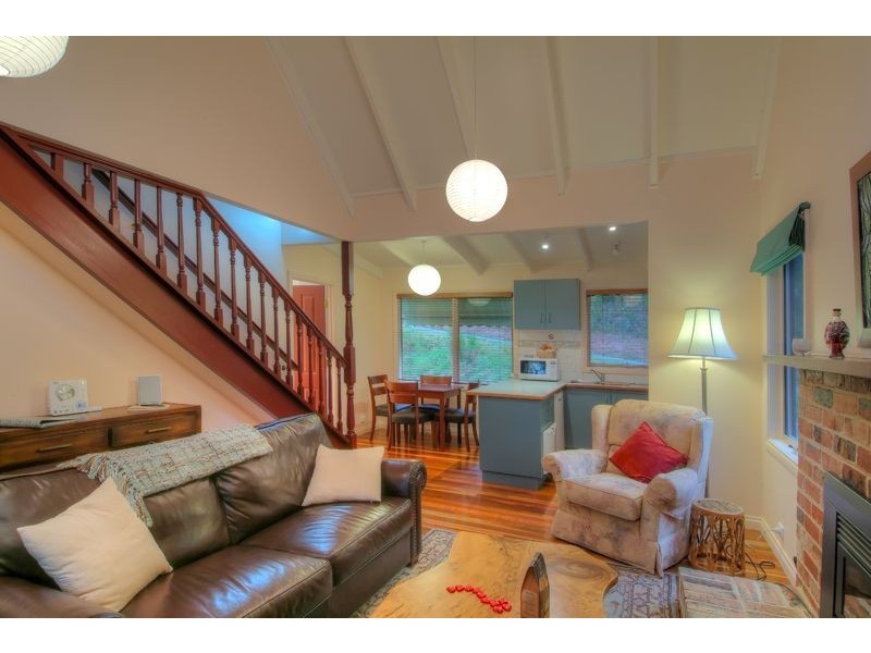 12 Eileen Avenue, Kalorama VIC 3766