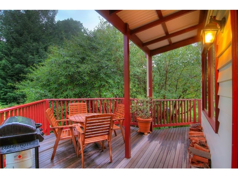 12 Eileen Avenue, Kalorama VIC 3766