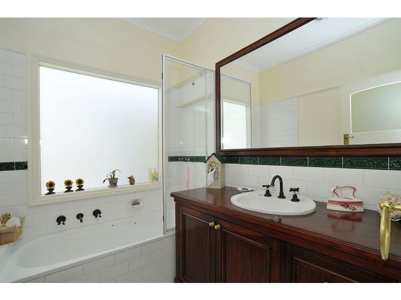 372 Glenfern Road, Upwey VIC 3158