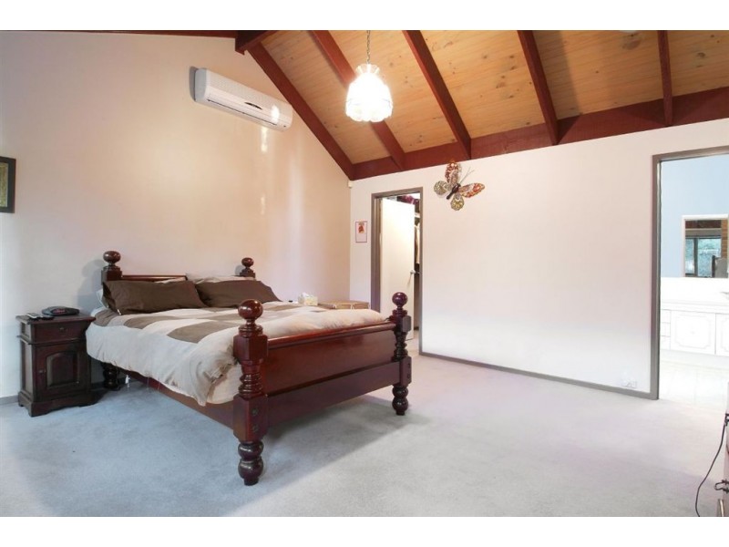 8 Sandells Rd, Tecoma VIC 3160