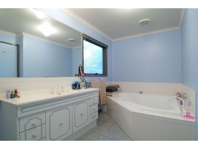 8 Sandells Rd, Tecoma VIC 3160