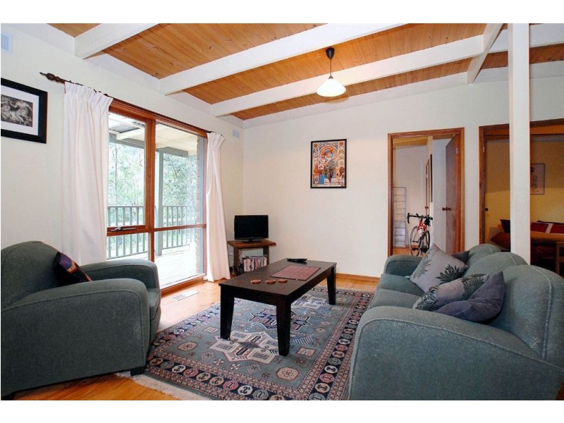 2 Gordon Ave, Tecoma VIC 3160