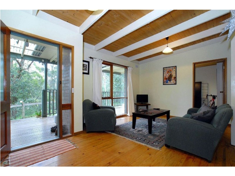 2 Gordon Ave, Tecoma VIC 3160
