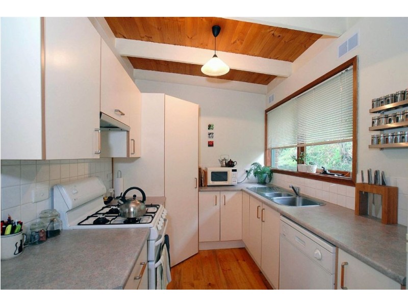 2 Gordon Ave, Tecoma VIC 3160