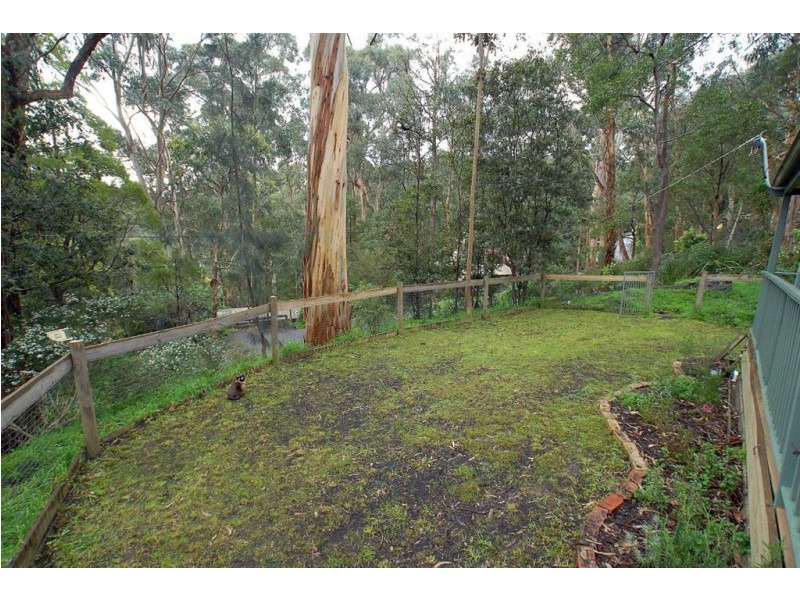 2 Gordon Ave, Tecoma VIC 3160