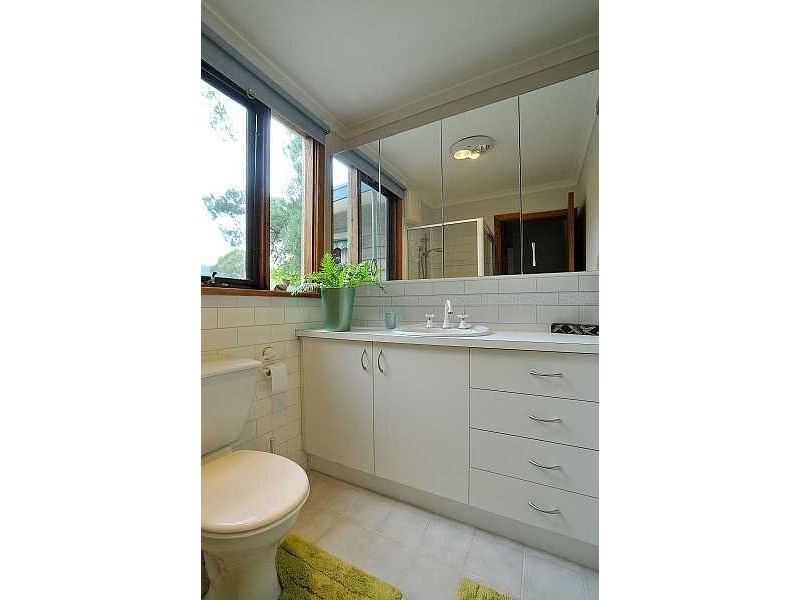 23 Georges Rd, The Patch VIC 3792