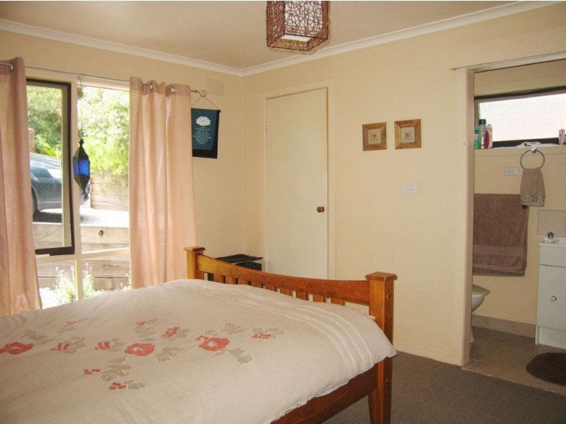 8 royal street, Upper Ferntree Gully VIC 3156