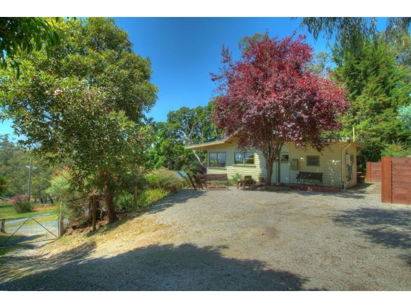 24 Bridgewater Road, Seville VIC 3139