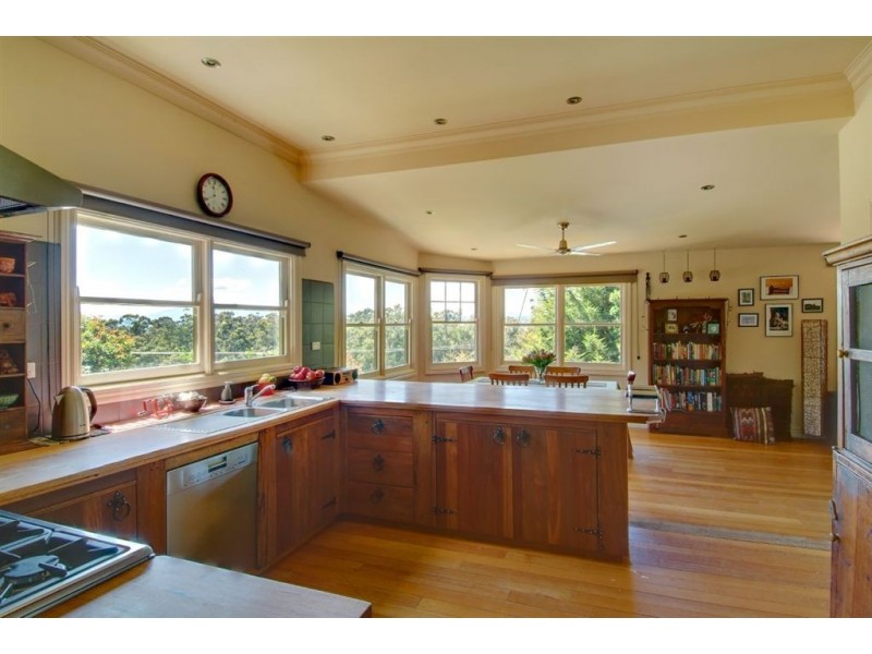 24 Bridgewater Road, Seville VIC 3139