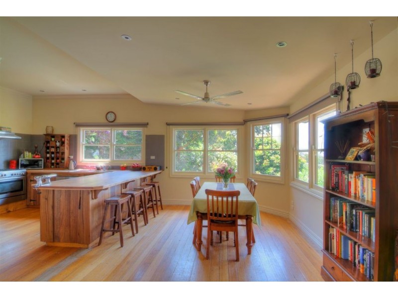 24 Bridgewater Road, Seville VIC 3139