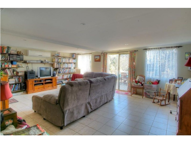 123 Woori Yallock Road, Cockatoo VIC 3781