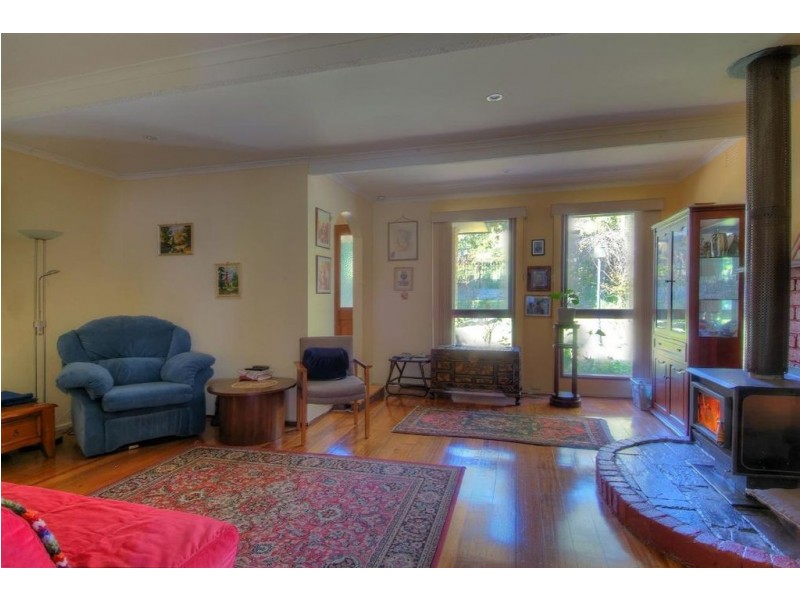 123 Woori Yallock Road, Cockatoo VIC 3781