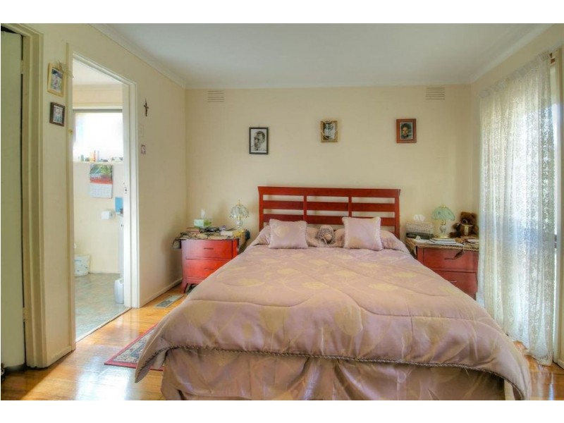 123 Woori Yallock Road, Cockatoo VIC 3781