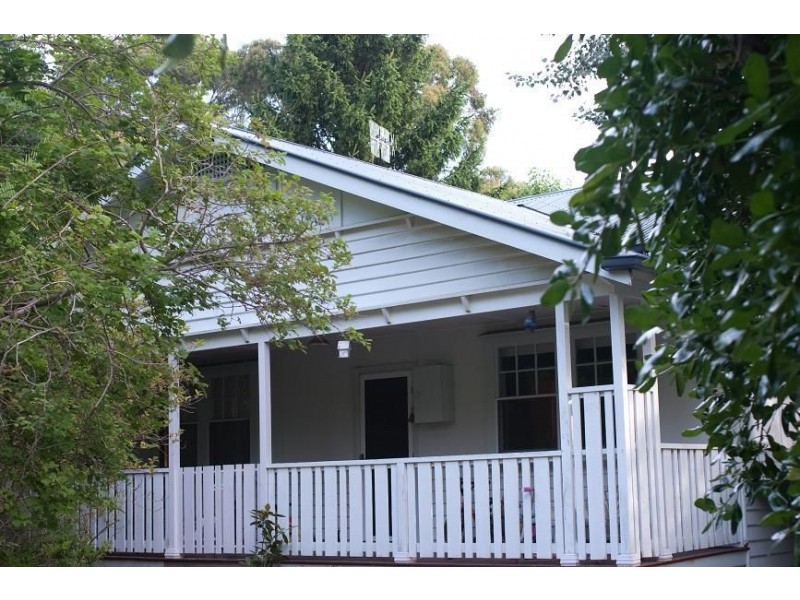 4 Currie Avenue, Tecoma VIC 3160