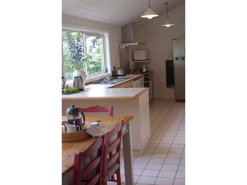 4 Currie Avenue, Tecoma VIC 3160