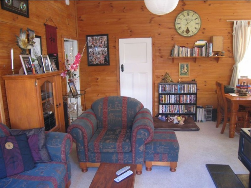 2 Gums Ave, Belgrave VIC 3160