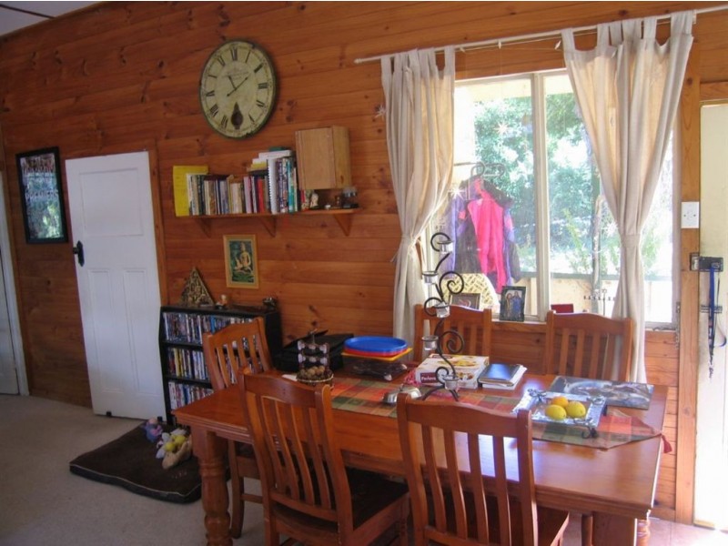 2 Gums Ave, Belgrave VIC 3160