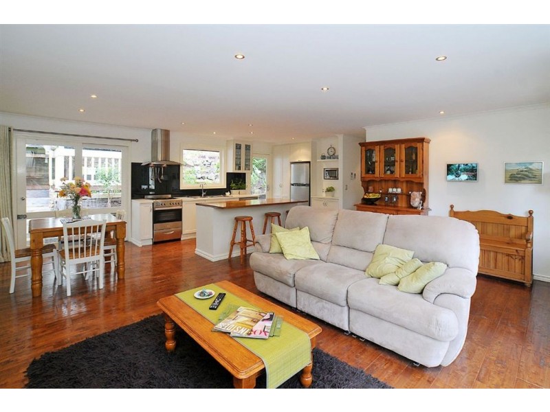 13 Apsley Road, Belgrave VIC 3160