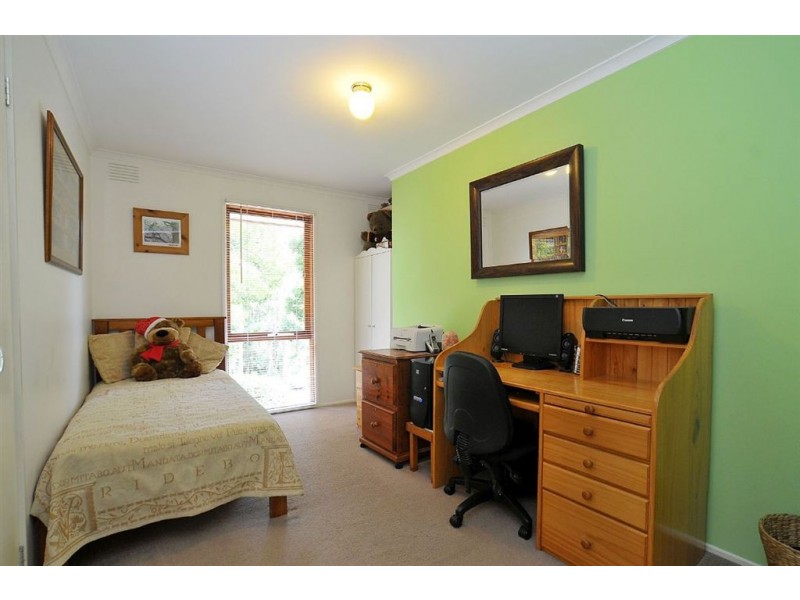 13 Apsley Road, Belgrave VIC 3160
