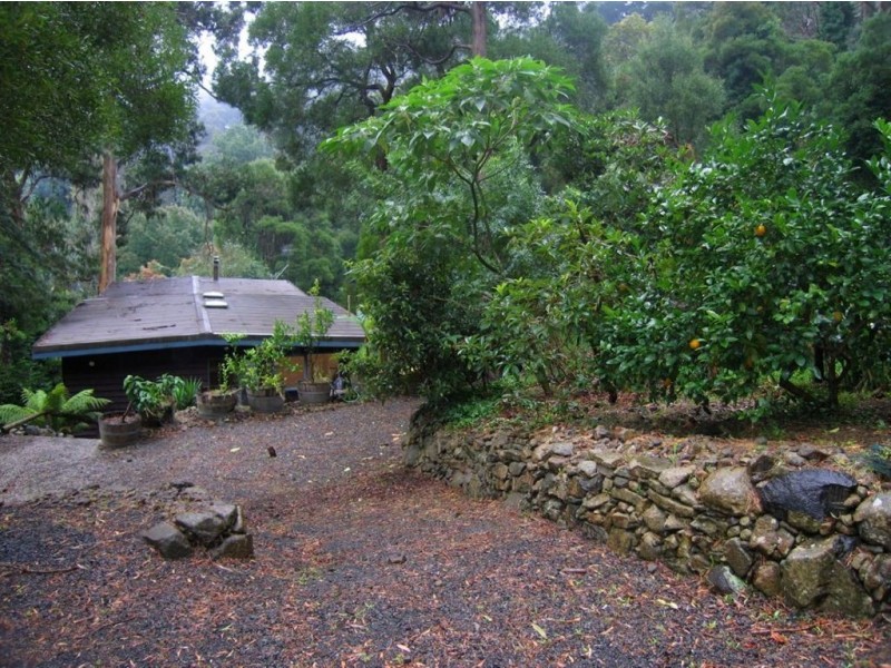 24 Gordon Avenue, Tecoma VIC 3160