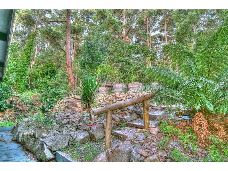 24 Gordon Avenue, Tecoma VIC 3160