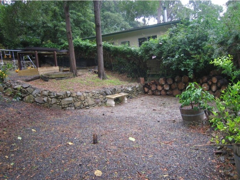 24 Gordon Avenue, Tecoma VIC 3160