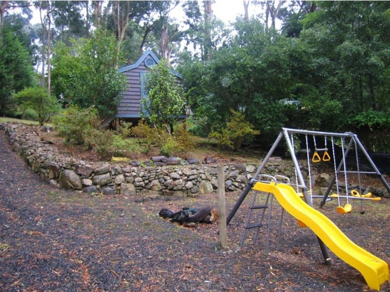 24 Gordon Avenue, Tecoma VIC 3160