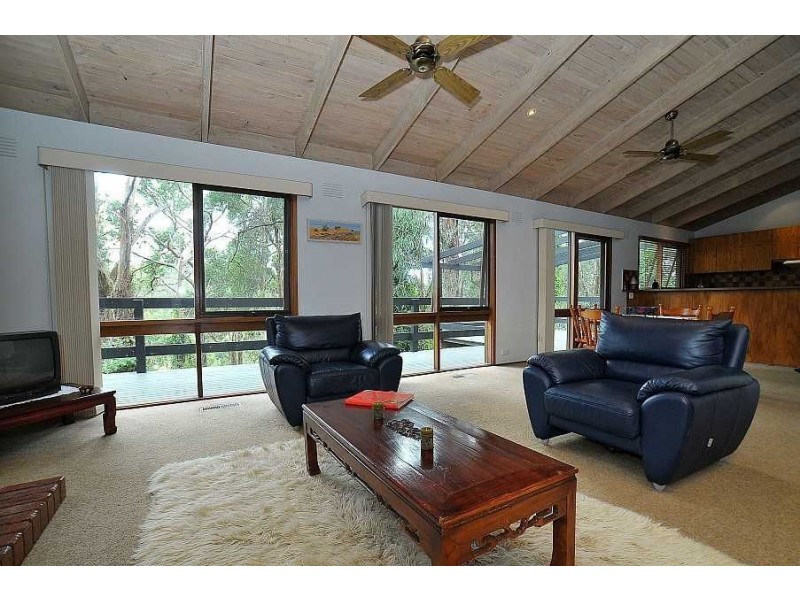 18 Centre Road, Upwey VIC 3158