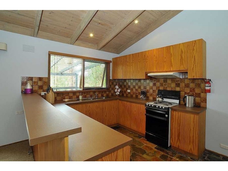 18 Centre Road, Upwey VIC 3158