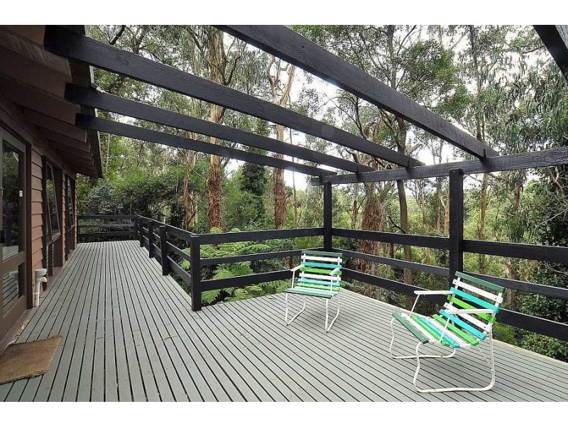 18 Centre Road, Upwey VIC 3158