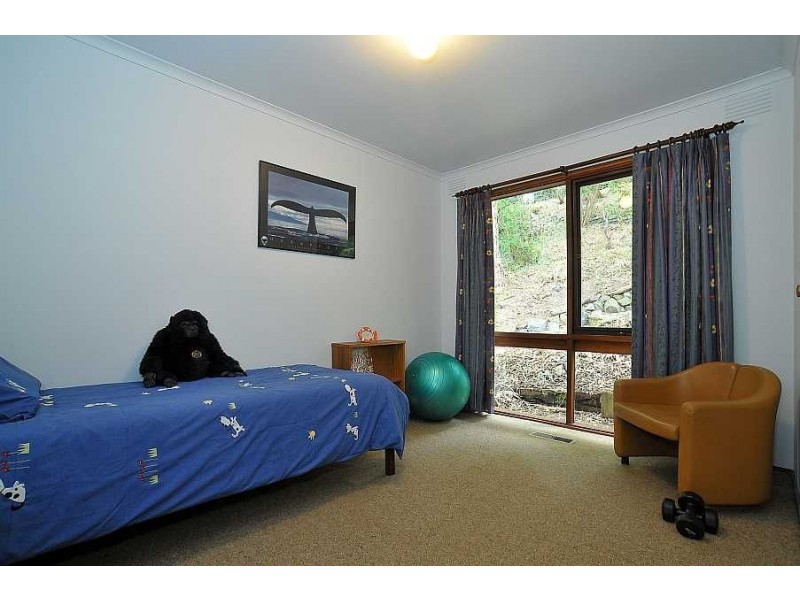 18 Centre Road, Upwey VIC 3158