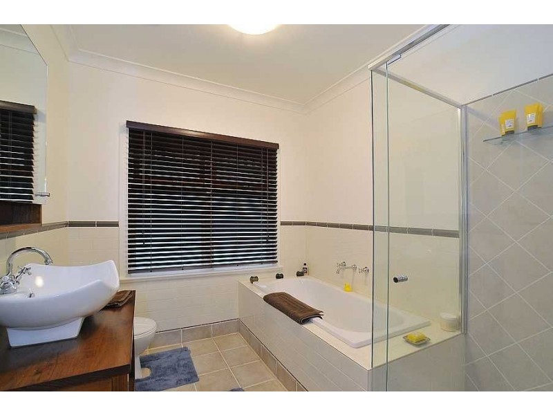 8 Oakland Avenue, Upwey VIC 3158