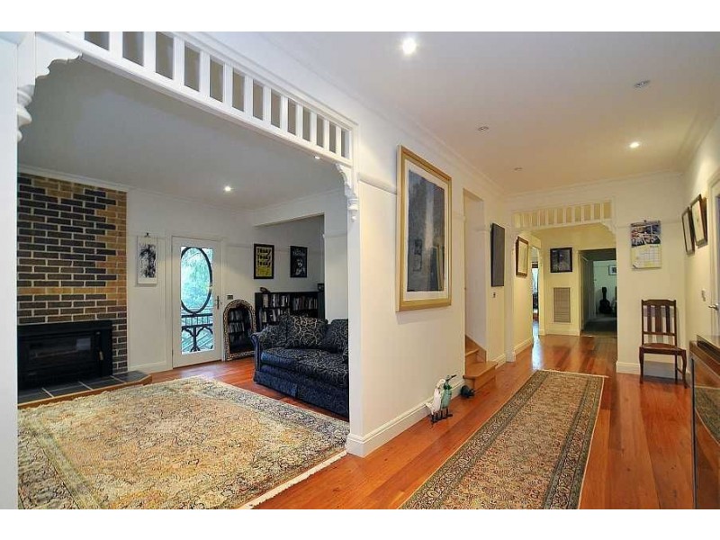 8 Oakland Avenue, Upwey VIC 3158