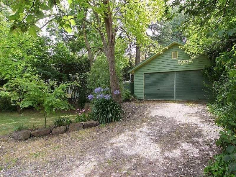 19 Olive Grove, Tecoma VIC 3160