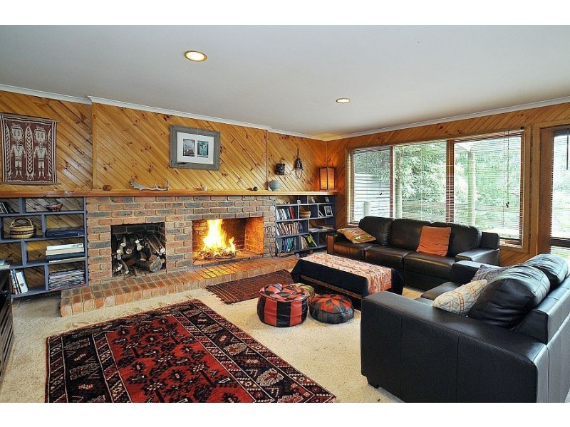 133 Alexander Avenue, Upwey VIC 3158