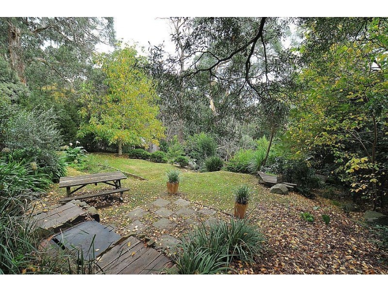 133 Alexander Avenue, Upwey VIC 3158