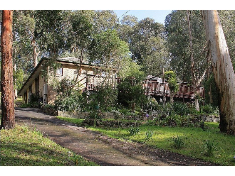 2 Banool Road, Selby VIC 3159