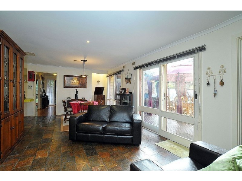 2 Banool Road, Selby VIC 3159