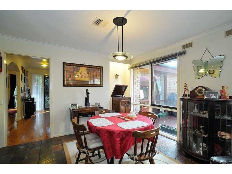 2 Banool Road, Selby VIC 3159