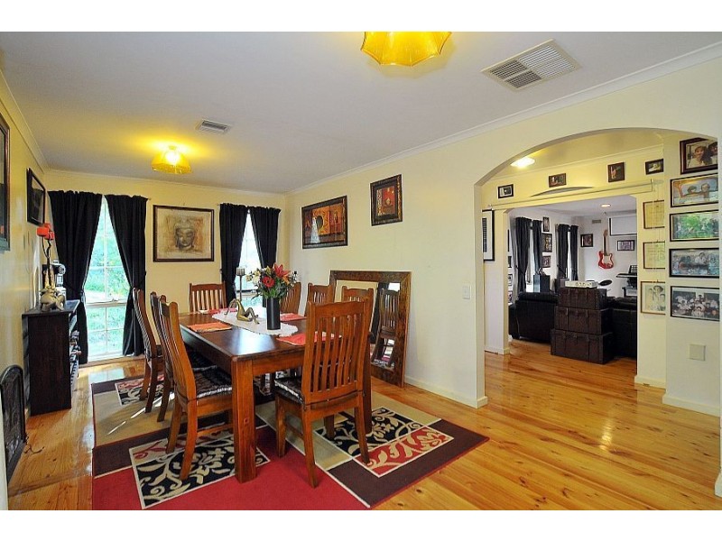 2 Banool Road, Selby VIC 3159